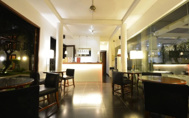 ZEN Rooms Kemang Ampera