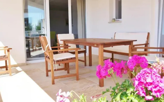 Apartments Levan 153