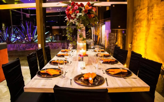 Tunas & Cabras Hotel