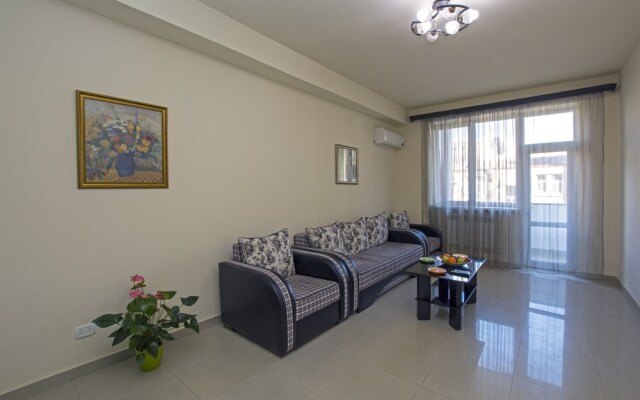 FlatsInYerevan - Apartments by Republic Square