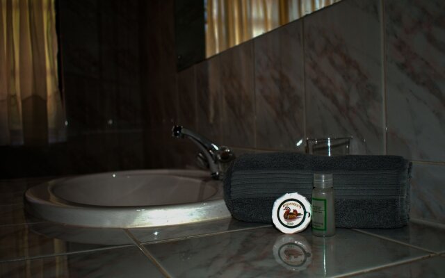 Waterfront Country Lodge