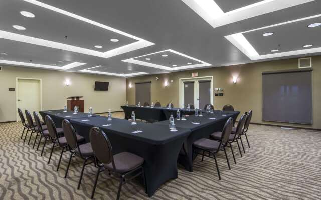 Comfort Suites Saskatoon