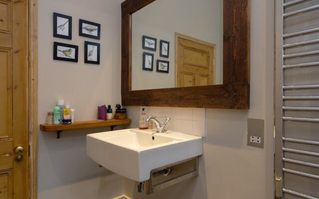 2 Bedroom Flat In Herne Hill With Garden