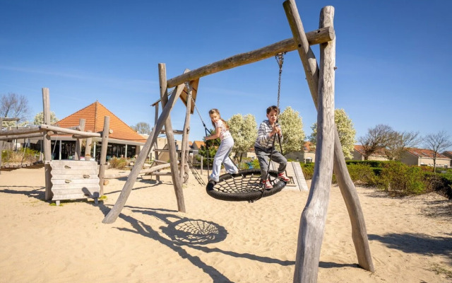 Bungalow in Renesse Near North Sea Beach