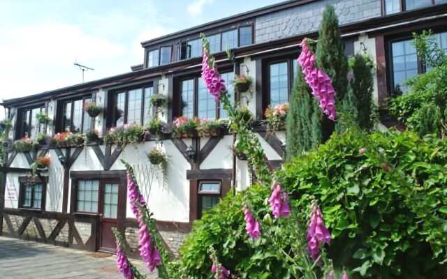 The Whitehouse Inn