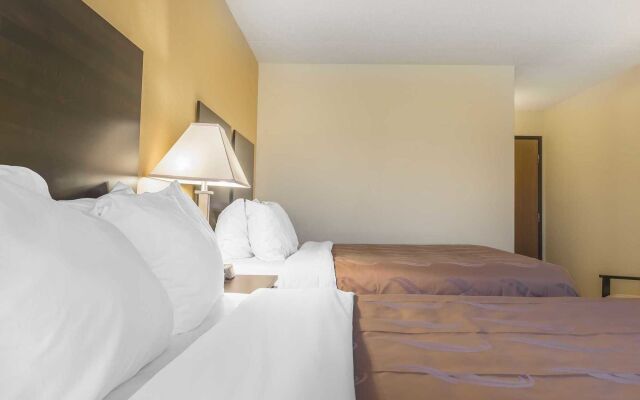 Quality Inn & Suites Pittsburgh Harmarville