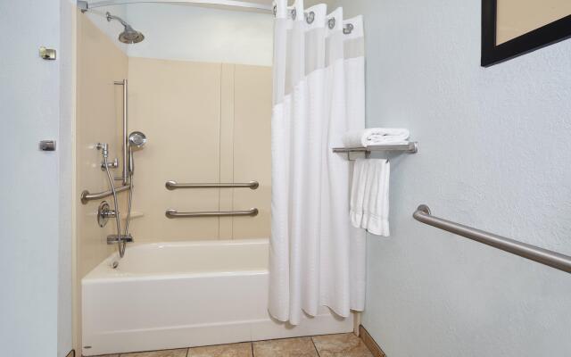 Holiday Inn Express & Suites Pekin (Peoria Area) by IHG