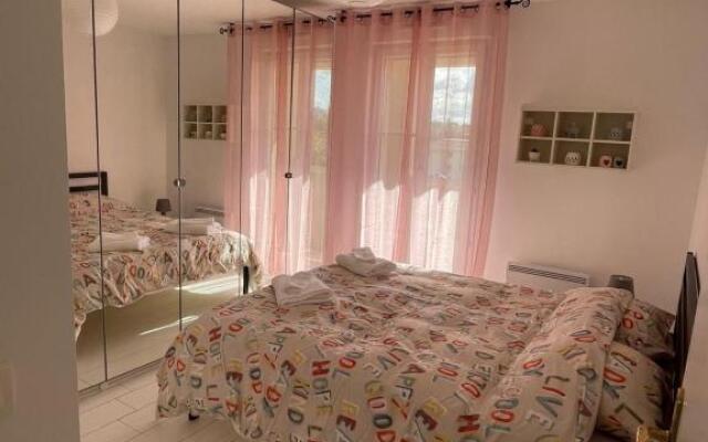 Charmant appartement duplex à 5min de Disney.