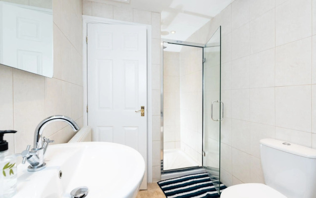 Scarborough Stays - Captain Bay Apartments