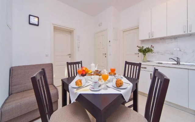 4B Apartments