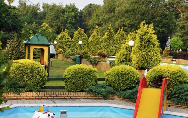 Comfortable chalet with a terrace at 3 km from Baarle-Nassau