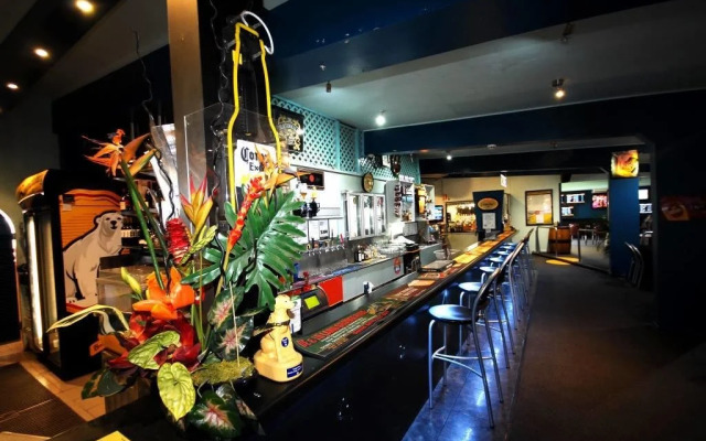 Nightcap at Queens Beach Hotel