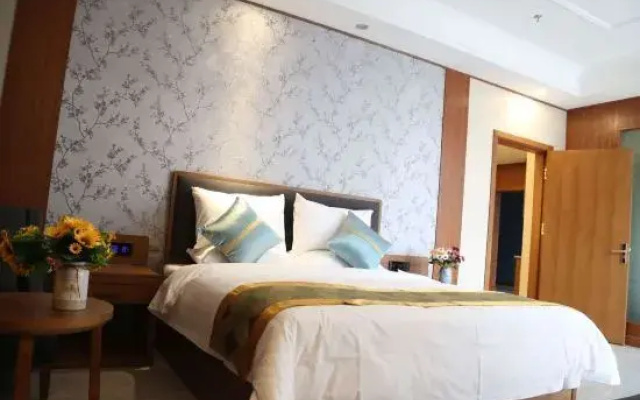 Sweetome Hotel (Yining Development Zone Railway Station)