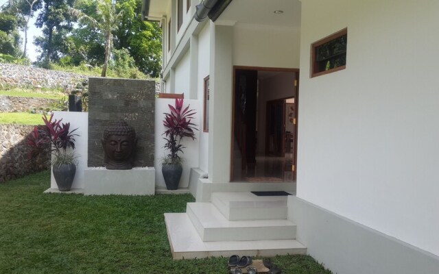 Rumah Bali Santai