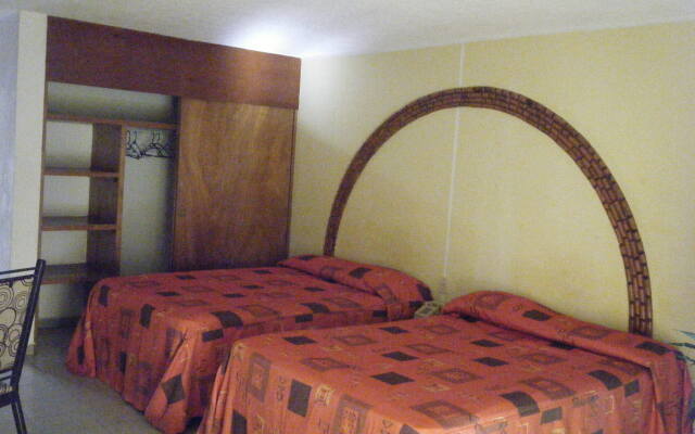 El Tropicano