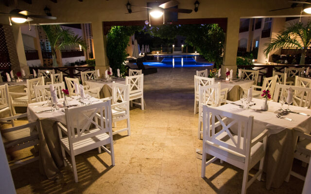 Los Flamencos Aparthotel