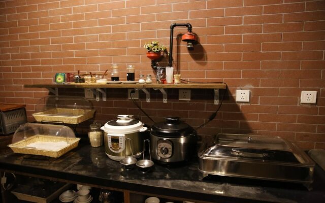 Nostalgia Hotel Beijing Yonghe Lama
