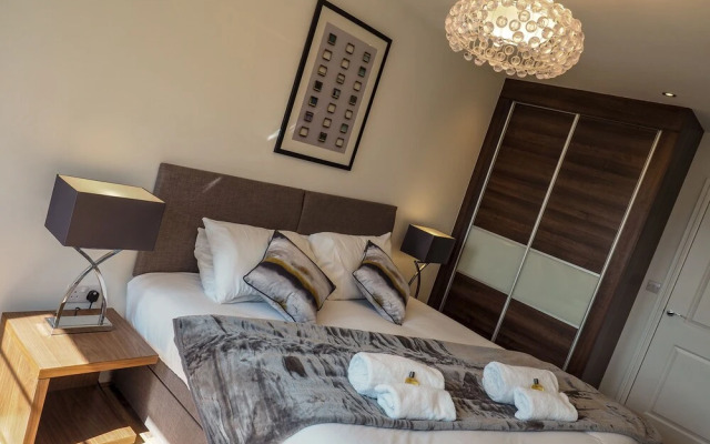 SA Today Apartments Farnborough with Fibre Wi-Fi & Netflix