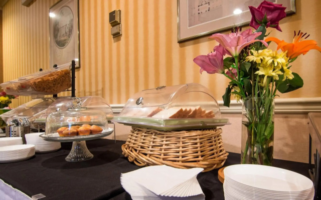Adria Hotel And Conference Center