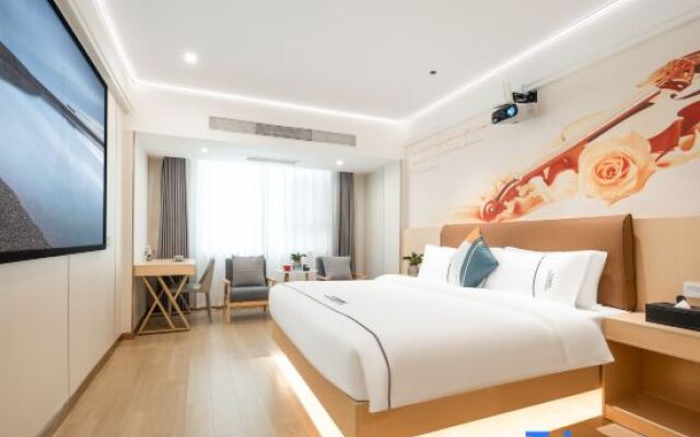 Red Roof Boutique Hotel