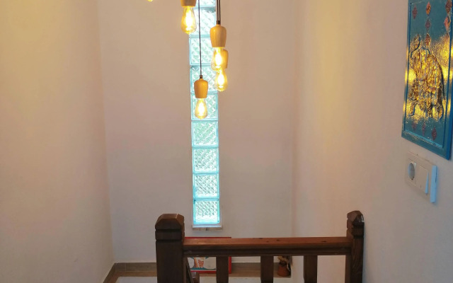 Lacivert Otel Akyaka