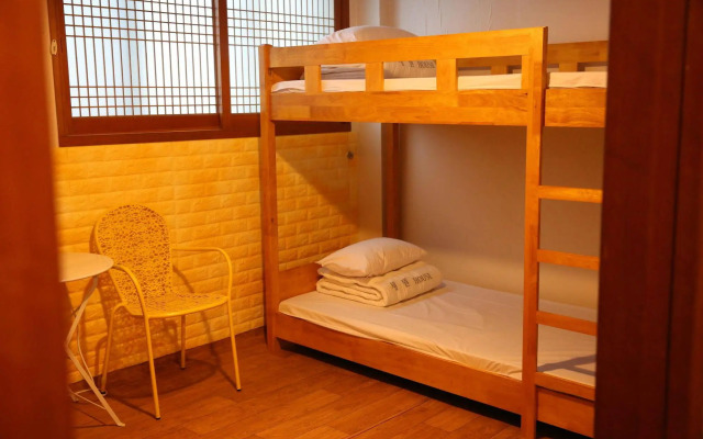 Yes Guesthouse - Hostel