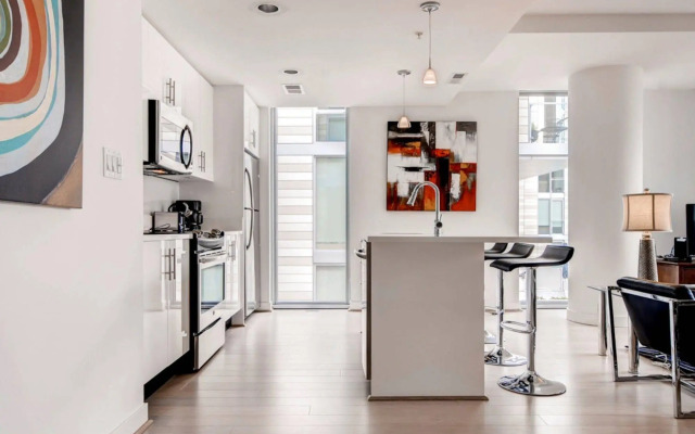 Global Luxury Suites at Chinatown