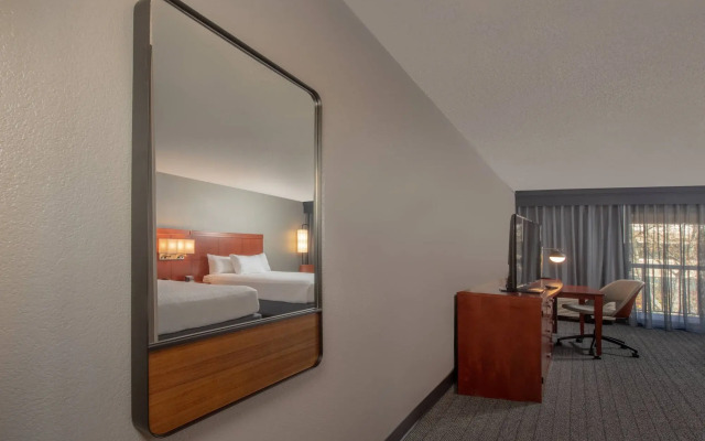 Courtyard by Marriott Frederick