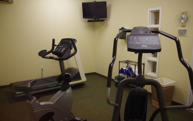 GrandStay Hotel & Suites