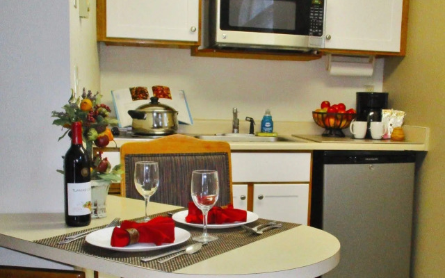 Turning Leaf Furnished Townhomes