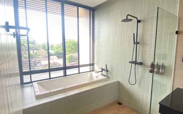 M2 Hotel Waterside