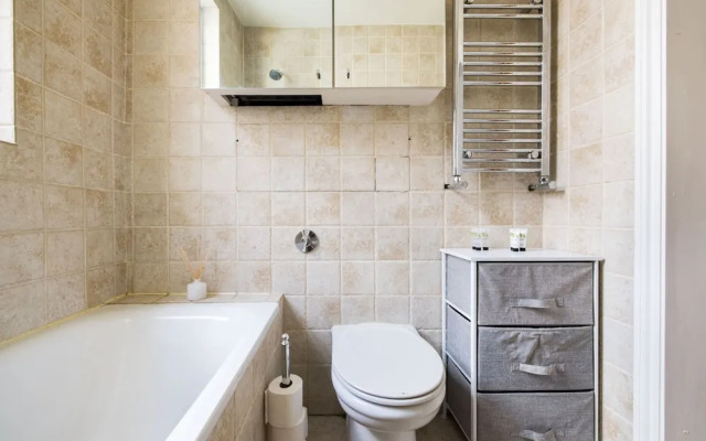 Contemporary Apartment in Central Bloomsbury