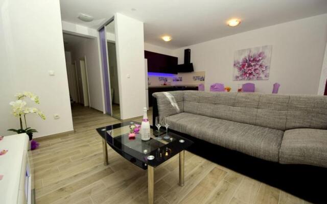 Memi - Great Location, Modern & Parking - A1 Marin