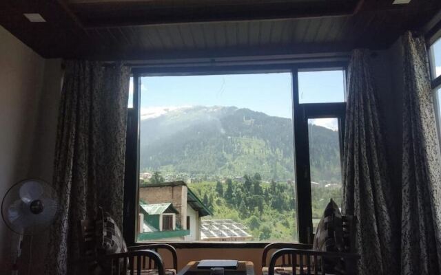 OYO 14242 Manali Mantra