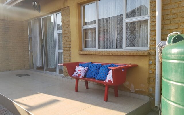Lolos Exquisite Two Bedroom Apartment