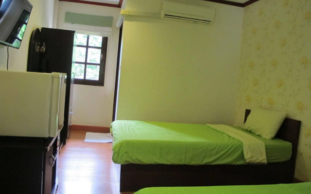 Koh Sichang Resort