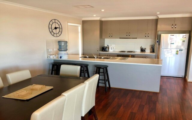 10 Hobart Road