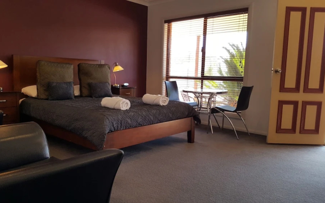 Gateway Motor Inn