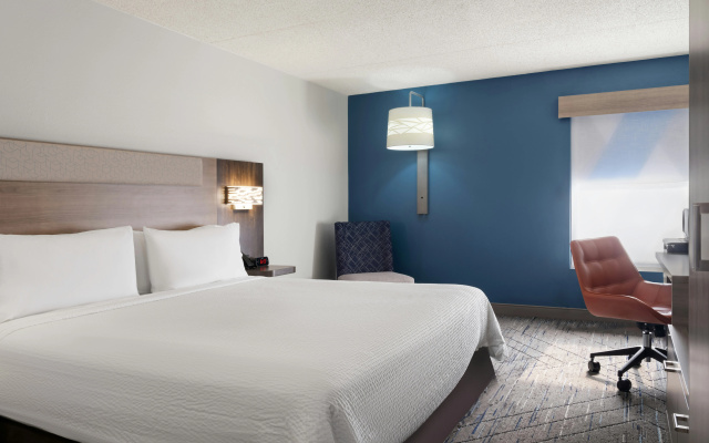 Holiday Inn Express Indianapolis Airport by IHG