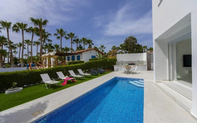 Protaras Villa Piera By The Sea