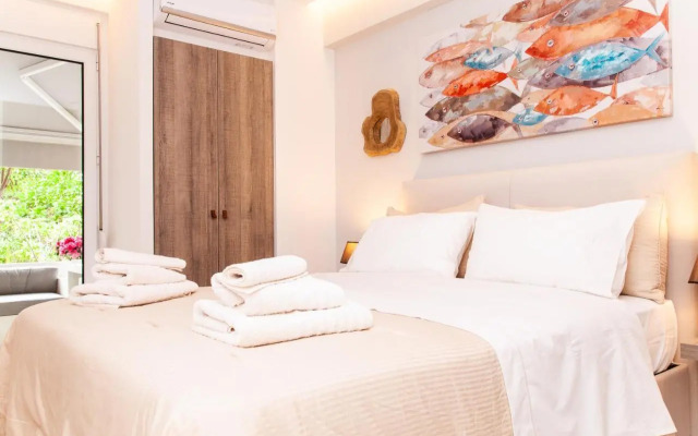Sweet Suite Flora in Vouliagmeni