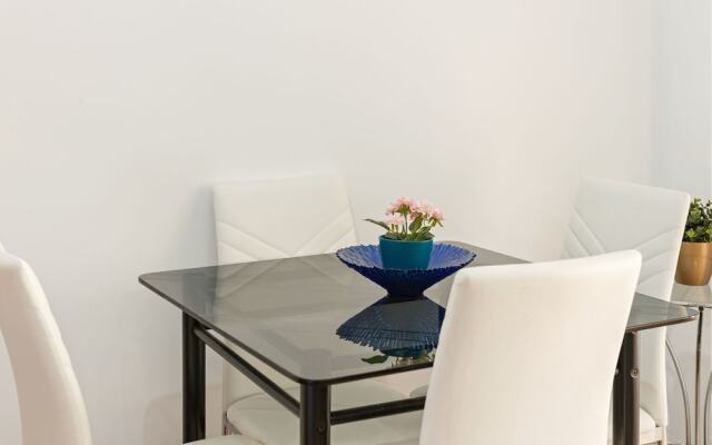 Sun-kissed Holiday Home in Islantilla With Swimming Pool