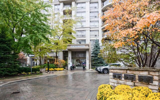 Amazing 2BR & 2BTH Near Square One Mall