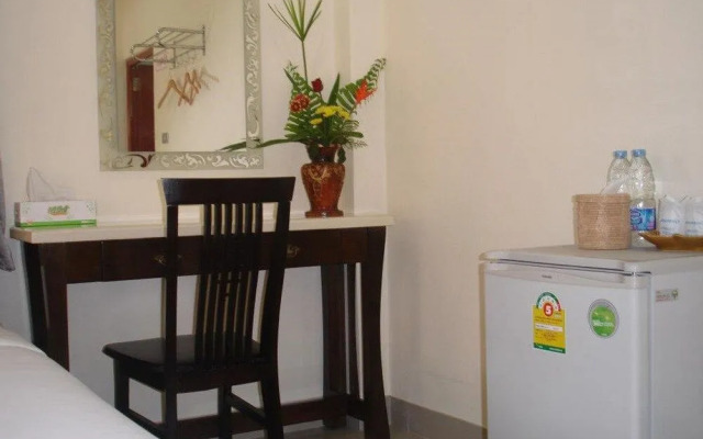 Naris Phuview Resort