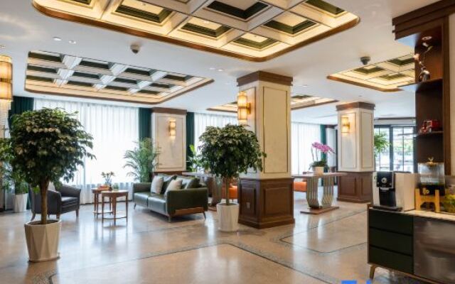 Nostalgia S Hotel (Shanghai Railway Station Suzhou River)