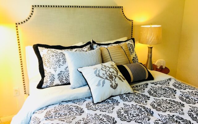 DTLA Apartment With Parking and Pool