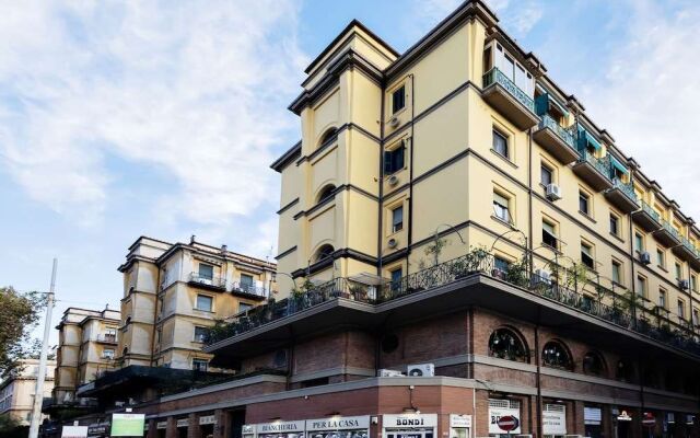 Live Doria Luxury Apartment