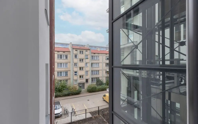 Warsaw Radna Apartment by Renters