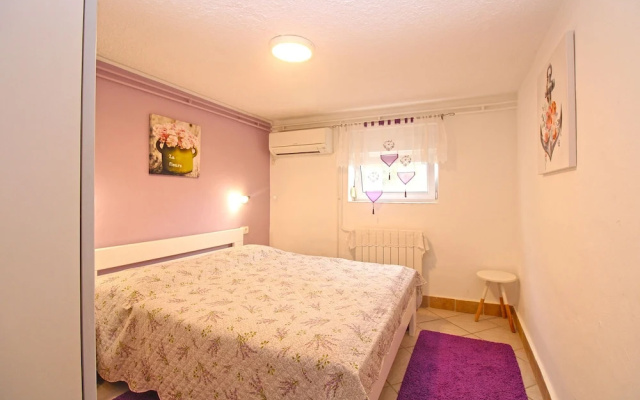 Apartment 1112