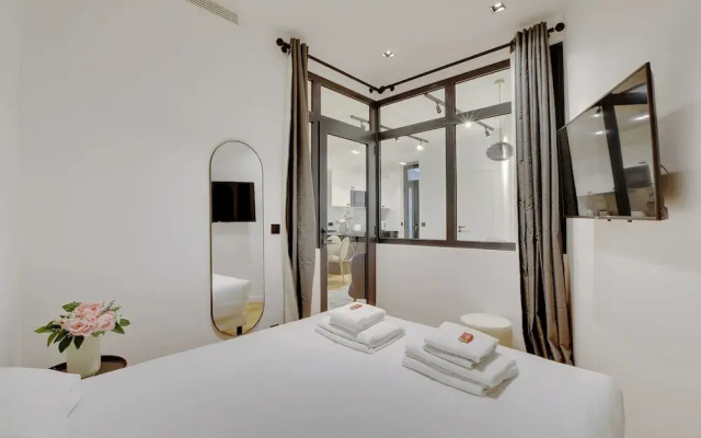 Authentic apt - 2br/6p - Rue des Martyrs - Opera